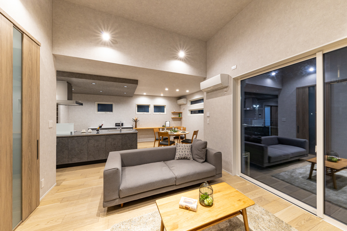 冬を快適に。断熱と床暖房で心地よい住空間