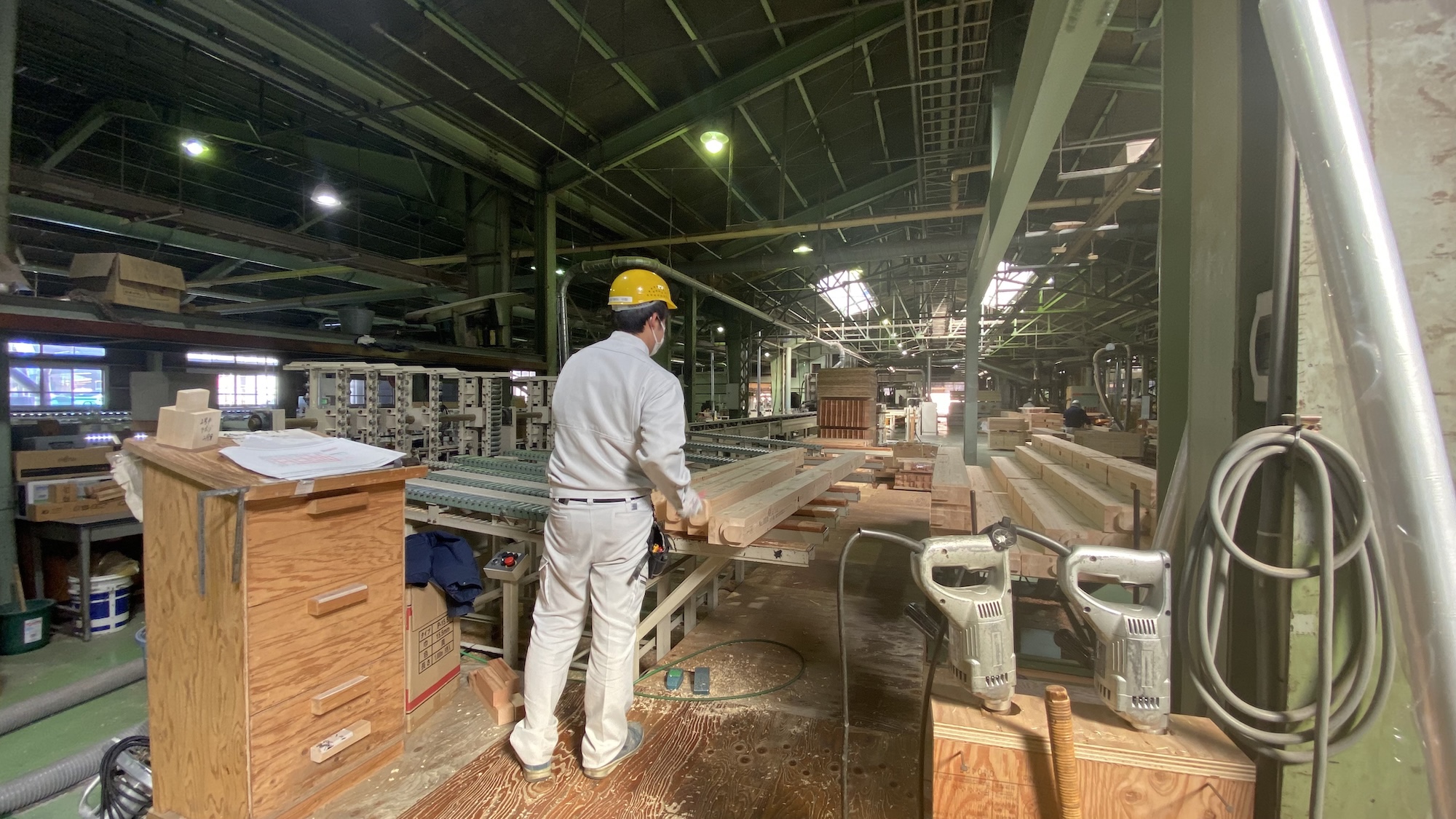 ハウスメーカーの工場見学とは違う!?プレカット工場を見て知る家づくり